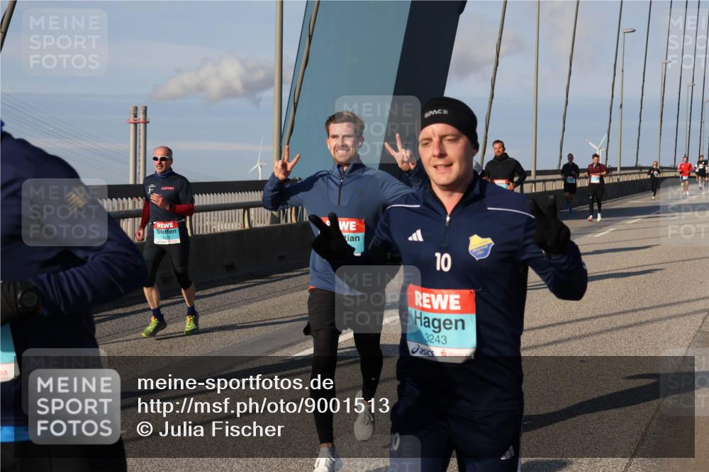 03.10.2025 - Köhlbrandbrückenlauf Julia Fischer http://msf.ph/oto/9001513 03.10.2025 09:39:03 Position 2 10, 3243 meine-sportfotos.de