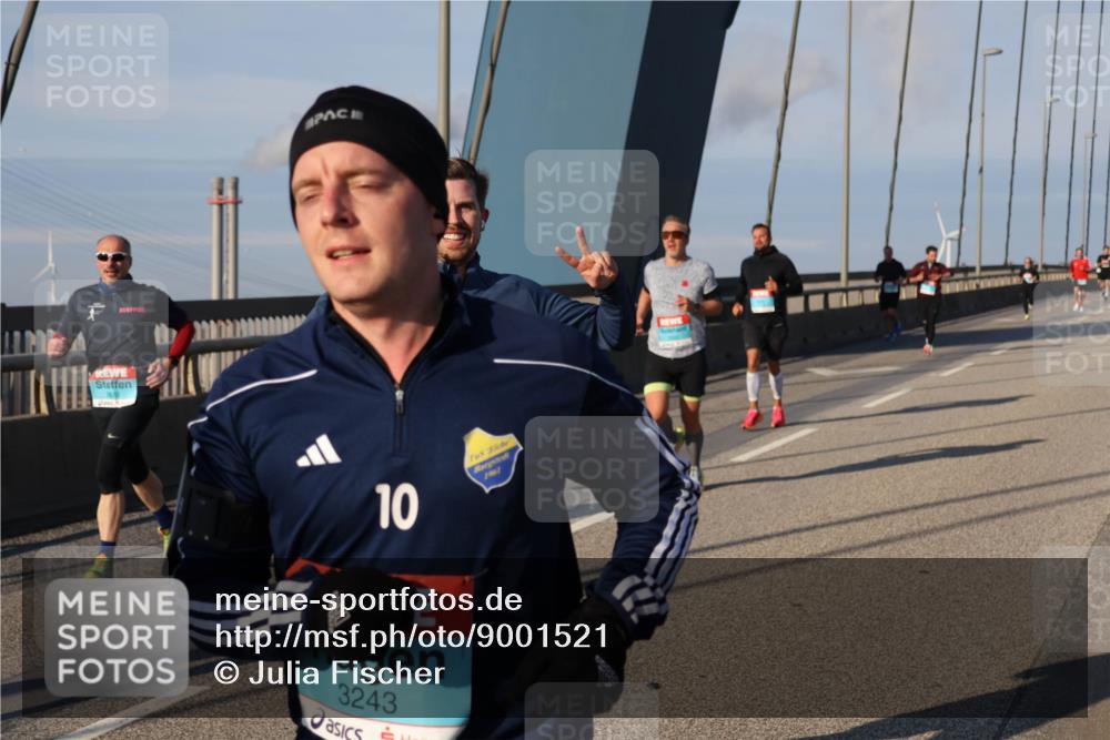 03.10.2025 - Köhlbrandbrückenlauf Julia Fischer http://msf.ph/oto/9001521 03.10.2025 09:39:04 Position 2 10, 1961, 3243 meine-sportfotos.de