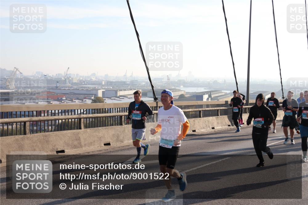 03.10.2025 - Köhlbrandbrückenlauf Julia Fischer http://msf.ph/oto/9001522 03.10.2025 09:24:28 Position 1 3426 meine-sportfotos.de