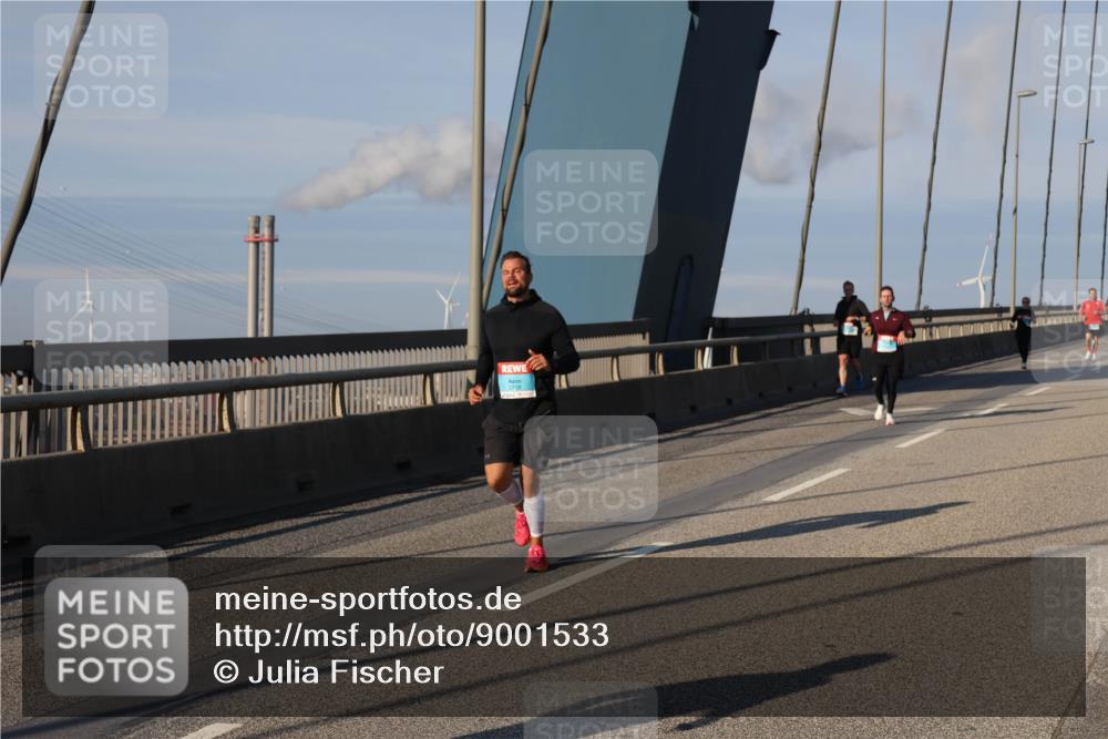 03.10.2025 - Köhlbrandbrückenlauf Julia Fischer http://msf.ph/oto/9001533 03.10.2025 09:39:06 Position 2  meine-sportfotos.de