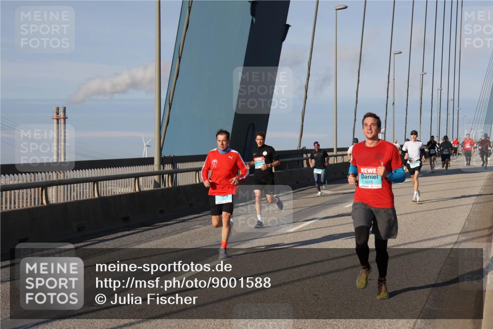 03.10.2025 - Köhlbrandbrückenlauf Julia Fischer http://msf.ph/oto/9001588 03.10.2025 09:39:18 Position 2 3518 meine-sportfotos.de