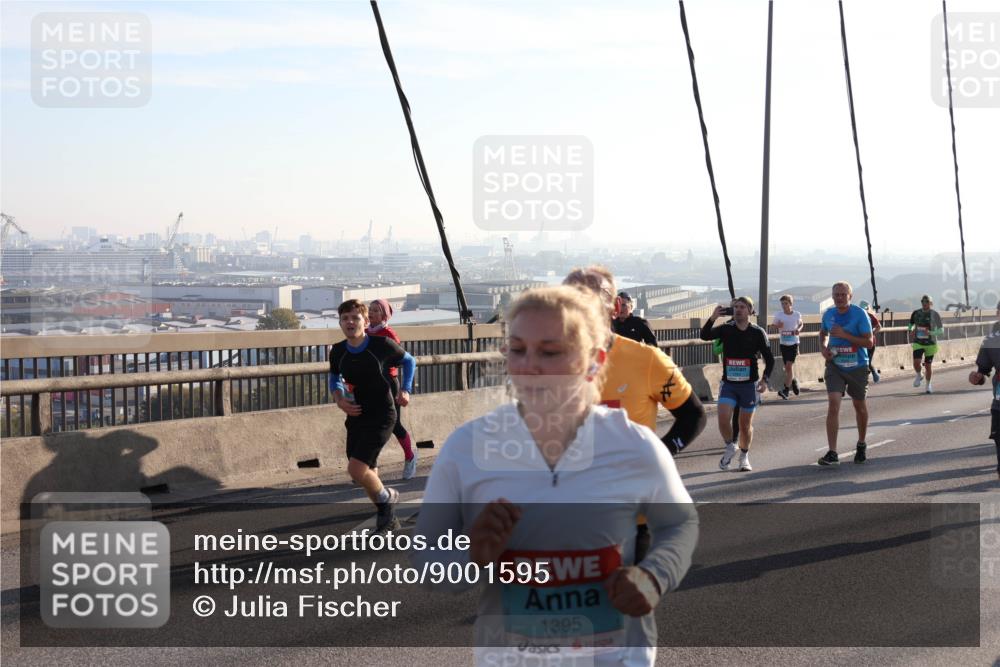 03.10.2025 - Köhlbrandbrückenlauf Julia Fischer http://msf.ph/oto/9001595 03.10.2025 09:24:36 Position 1 1395 meine-sportfotos.de
