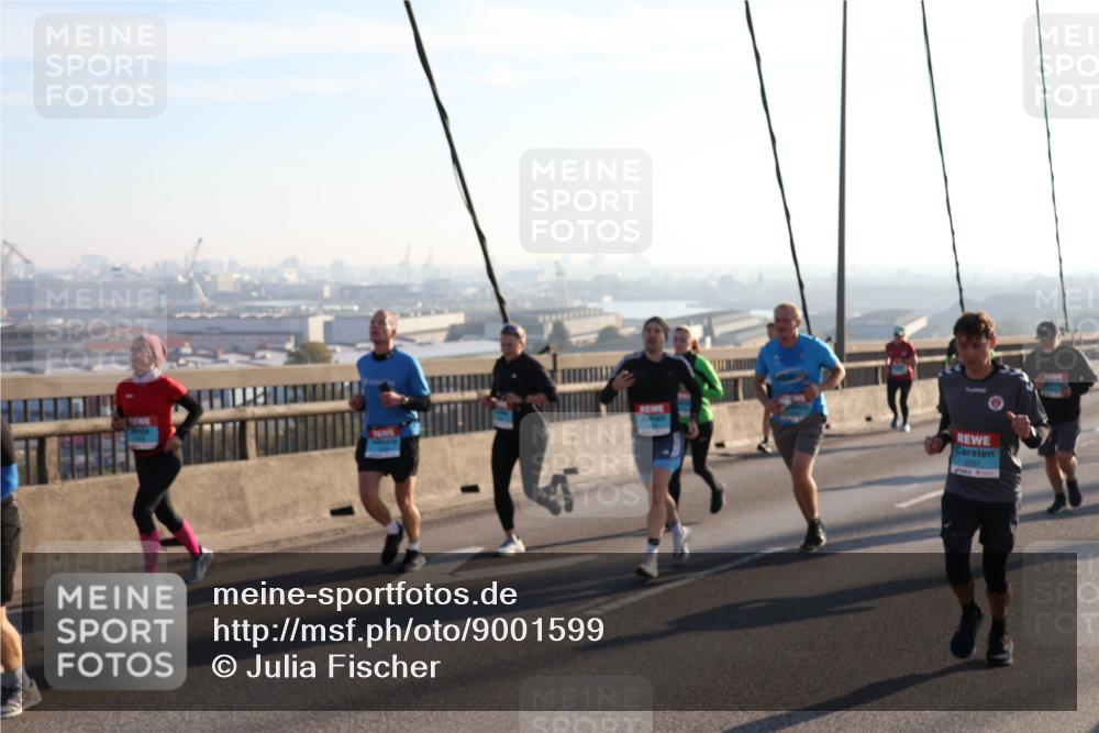 03.10.2025 - Köhlbrandbrückenlauf Julia Fischer http://msf.ph/oto/9001599 03.10.2025 09:24:37 Position 1  meine-sportfotos.de