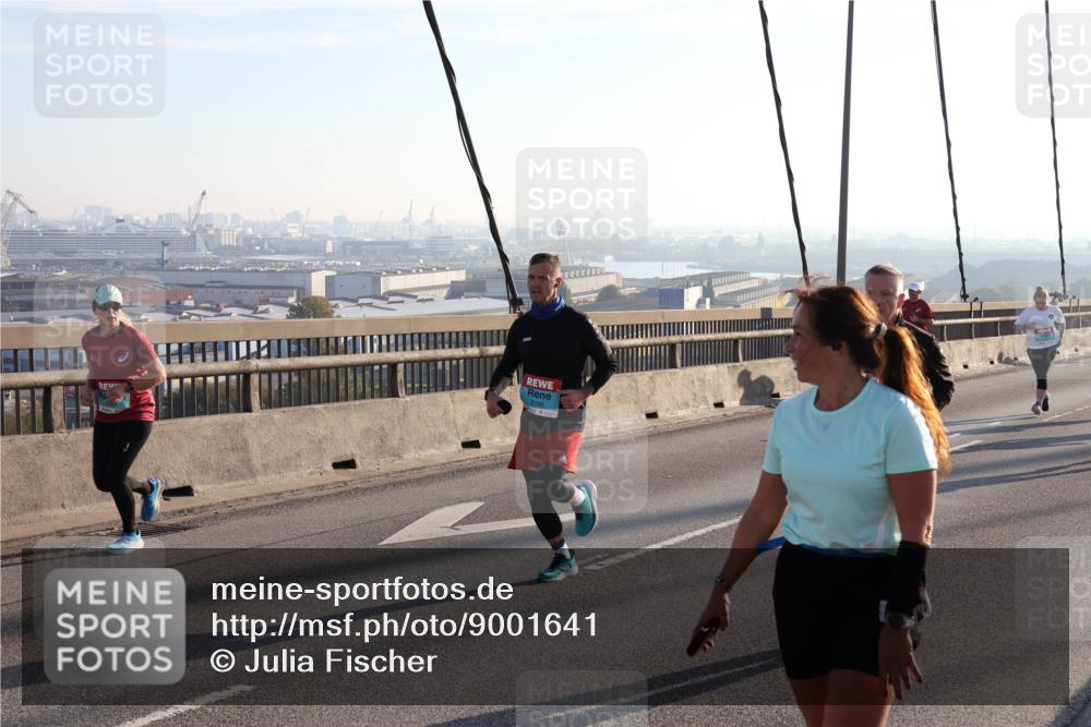 03.10.2025 - Köhlbrandbrückenlauf Julia Fischer http://msf.ph/oto/9001641 03.10.2025 09:24:43 Position 1 3188 meine-sportfotos.de