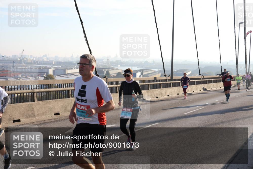03.10.2025 - Köhlbrandbrückenlauf Julia Fischer http://msf.ph/oto/9001673 03.10.2025 09:24:48 Position 1 3236, 2814 meine-sportfotos.de