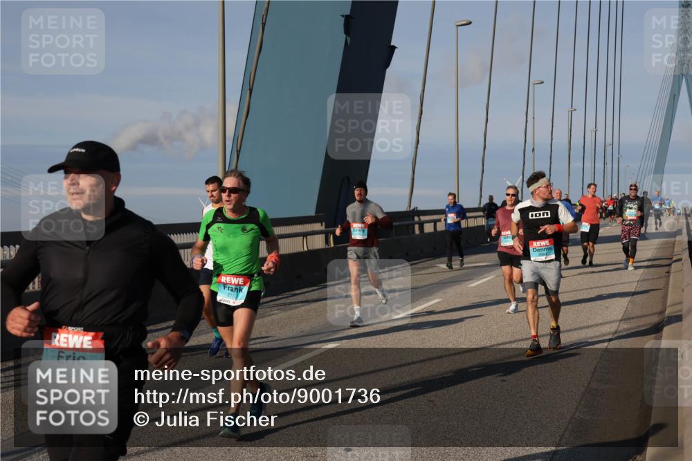 03.10.2025 - Köhlbrandbrückenlauf Julia Fischer http://msf.ph/oto/9001736 03.10.2025 09:39:42 Position 2 2709, 2710 meine-sportfotos.de