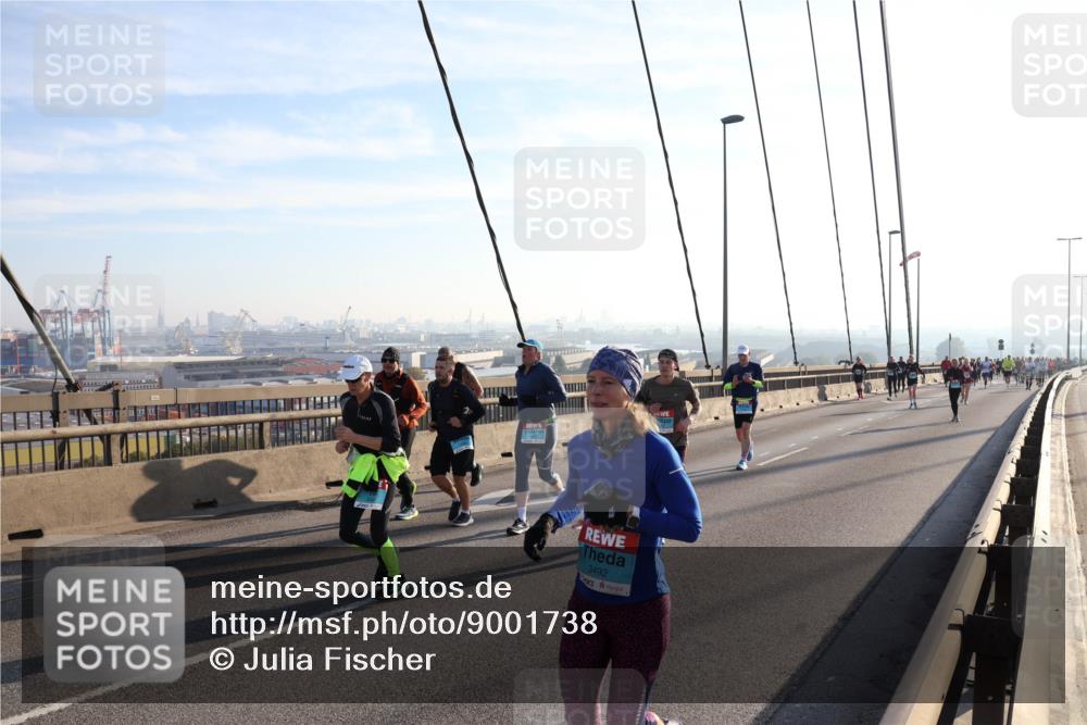 03.10.2025 - Köhlbrandbrückenlauf Julia Fischer http://msf.ph/oto/9001738 03.10.2025 09:25:07 Position 1 3492 meine-sportfotos.de