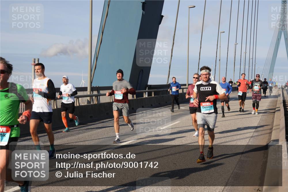 03.10.2025 - Köhlbrandbrückenlauf Julia Fischer http://msf.ph/oto/9001742 03.10.2025 09:39:42 Position 2 3343 meine-sportfotos.de