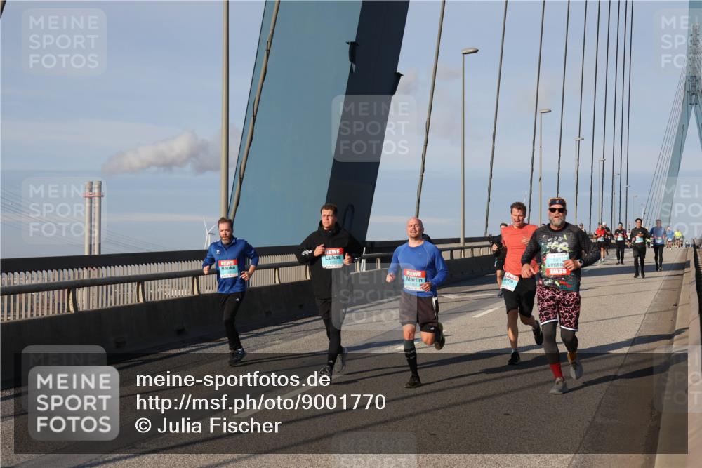03.10.2025 - Köhlbrandbrückenlauf Julia Fischer http://msf.ph/oto/9001770 03.10.2025 09:39:45 Position 2  meine-sportfotos.de