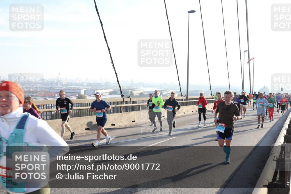 03.10.2025 - Köhlbrandbrückenlauf Julia Fischer http://msf.ph/oto/9001772 03.10.2025 09:25:25 Position 1 3730 meine-sportfotos.de