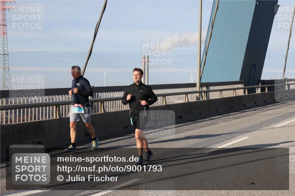 03.10.2025 - Köhlbrandbrückenlauf Julia Fischer http://msf.ph/oto/9001793 03.10.2025 09:39:51 Position 2  meine-sportfotos.de