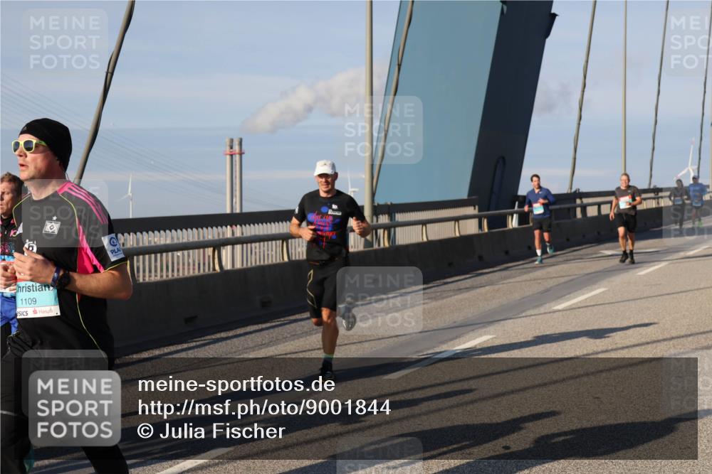 03.10.2025 - Köhlbrandbrückenlauf Julia Fischer http://msf.ph/oto/9001844 03.10.2025 09:39:59 Position 2 1109 meine-sportfotos.de