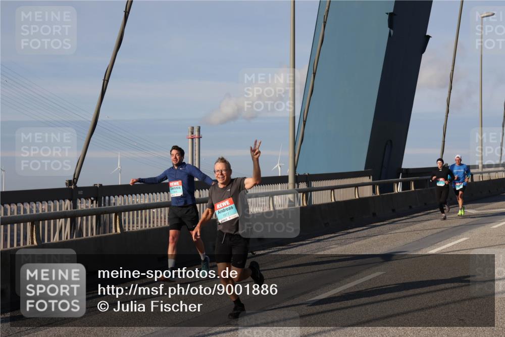 03.10.2025 - Köhlbrandbrückenlauf Julia Fischer http://msf.ph/oto/9001886 03.10.2025 09:40:03 Position 2 1077 meine-sportfotos.de
