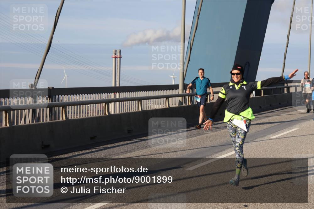 03.10.2025 - Köhlbrandbrückenlauf Julia Fischer http://msf.ph/oto/9001899 03.10.2025 09:40:14 Position 2 7979777711947 meine-sportfotos.de