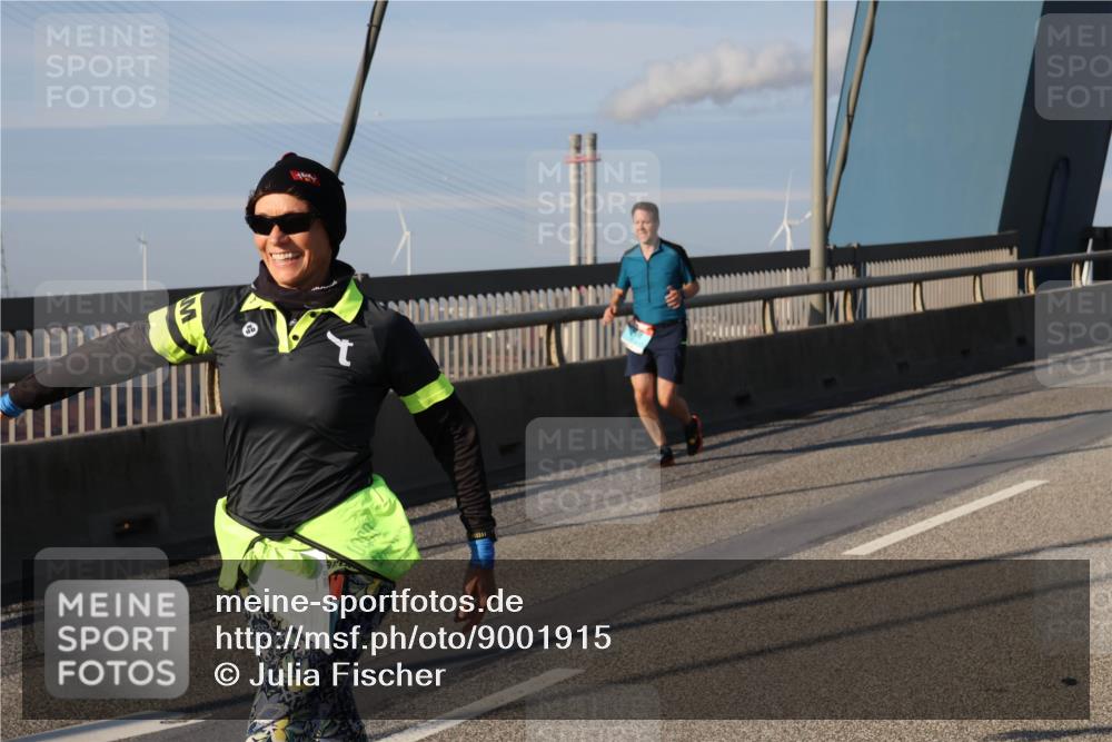 03.10.2025 - Köhlbrandbrückenlauf Julia Fischer http://msf.ph/oto/9001915 03.10.2025 09:40:15 Position 2  meine-sportfotos.de