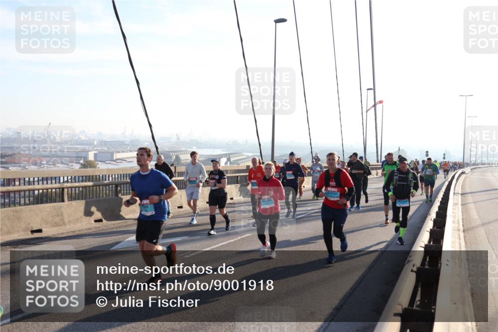 03.10.2025 - Köhlbrandbrückenlauf Julia Fischer http://msf.ph/oto/9001918 03.10.2025 09:25:46 Position 1  meine-sportfotos.de