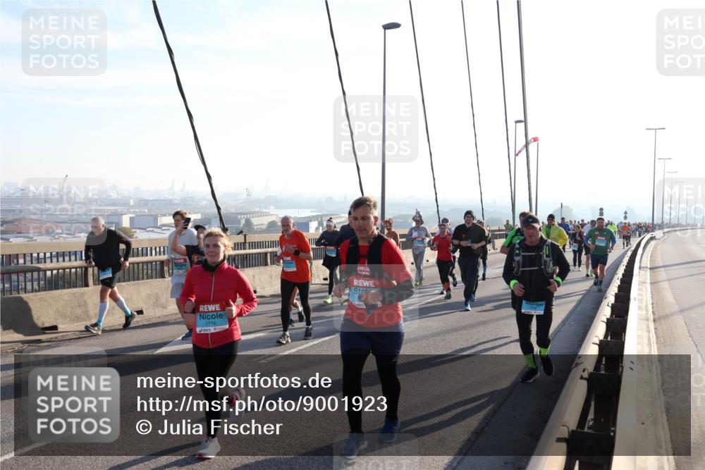 03.10.2025 - Köhlbrandbrückenlauf Julia Fischer http://msf.ph/oto/9001923 03.10.2025 09:25:47 Position 1 1716 meine-sportfotos.de