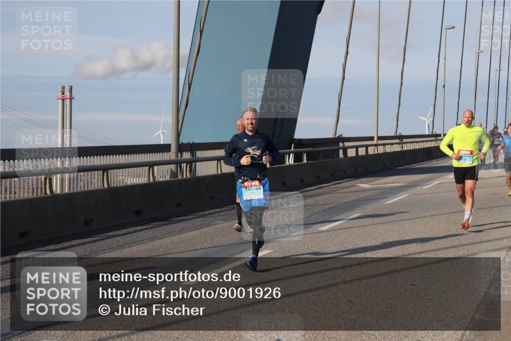 03.10.2025 - Köhlbrandbrückenlauf Julia Fischer http://msf.ph/oto/9001926 03.10.2025 09:40:17 Position 2  meine-sportfotos.de