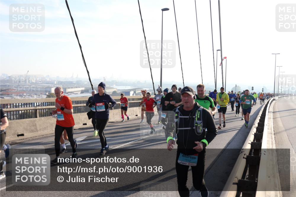 03.10.2025 - Köhlbrandbrückenlauf Julia Fischer http://msf.ph/oto/9001936 03.10.2025 09:25:48 Position 1 1512 meine-sportfotos.de