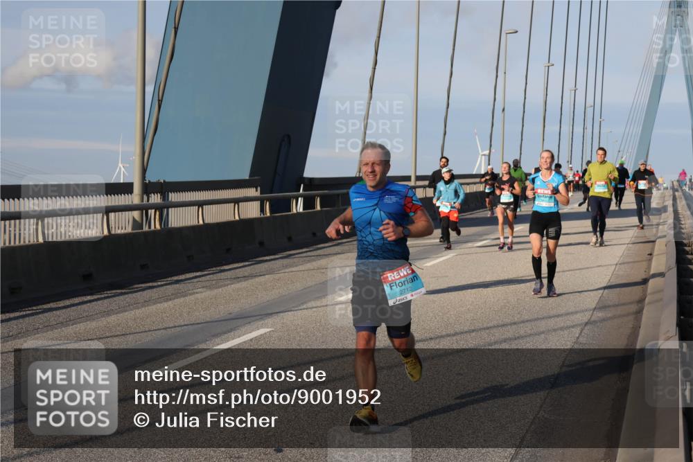 03.10.2025 - Köhlbrandbrückenlauf Julia Fischer http://msf.ph/oto/9001952 03.10.2025 09:40:22 Position 2 2712 meine-sportfotos.de