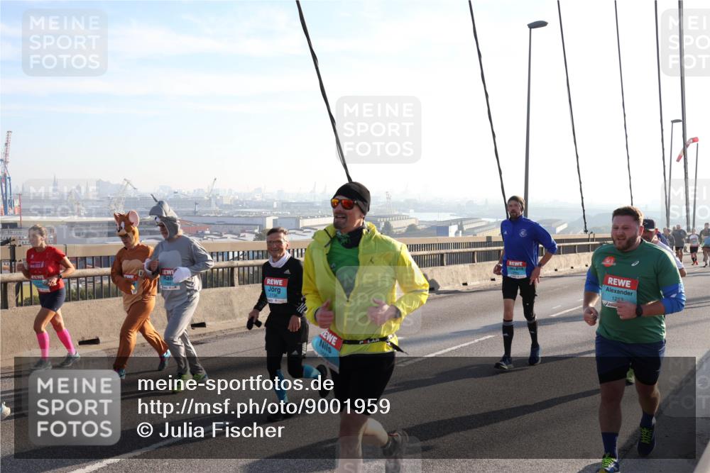 03.10.2025 - Köhlbrandbrückenlauf Julia Fischer http://msf.ph/oto/9001959 03.10.2025 09:25:52 Position 1 1213 meine-sportfotos.de