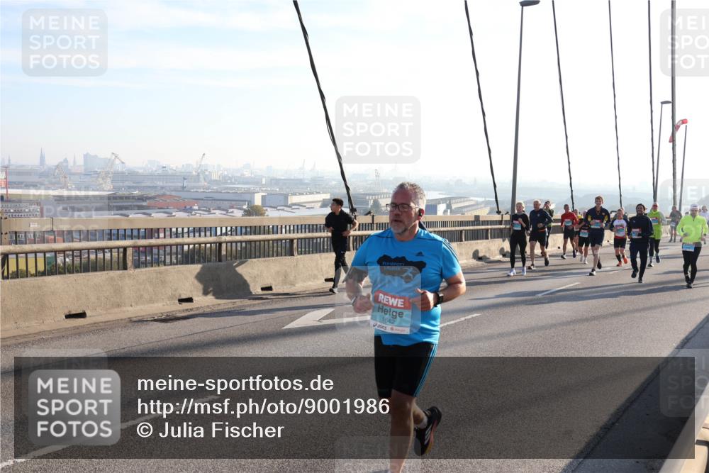03.10.2025 - Köhlbrandbrückenlauf Julia Fischer http://msf.ph/oto/9001986 03.10.2025 09:25:58 Position 1 1642 meine-sportfotos.de
