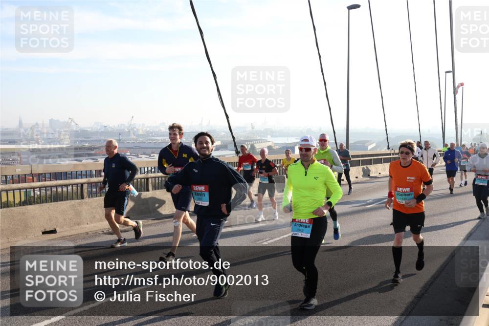 03.10.2025 - Köhlbrandbrückenlauf Julia Fischer http://msf.ph/oto/9002013 03.10.2025 09:26:03 Position 1 2942, 1430 meine-sportfotos.de