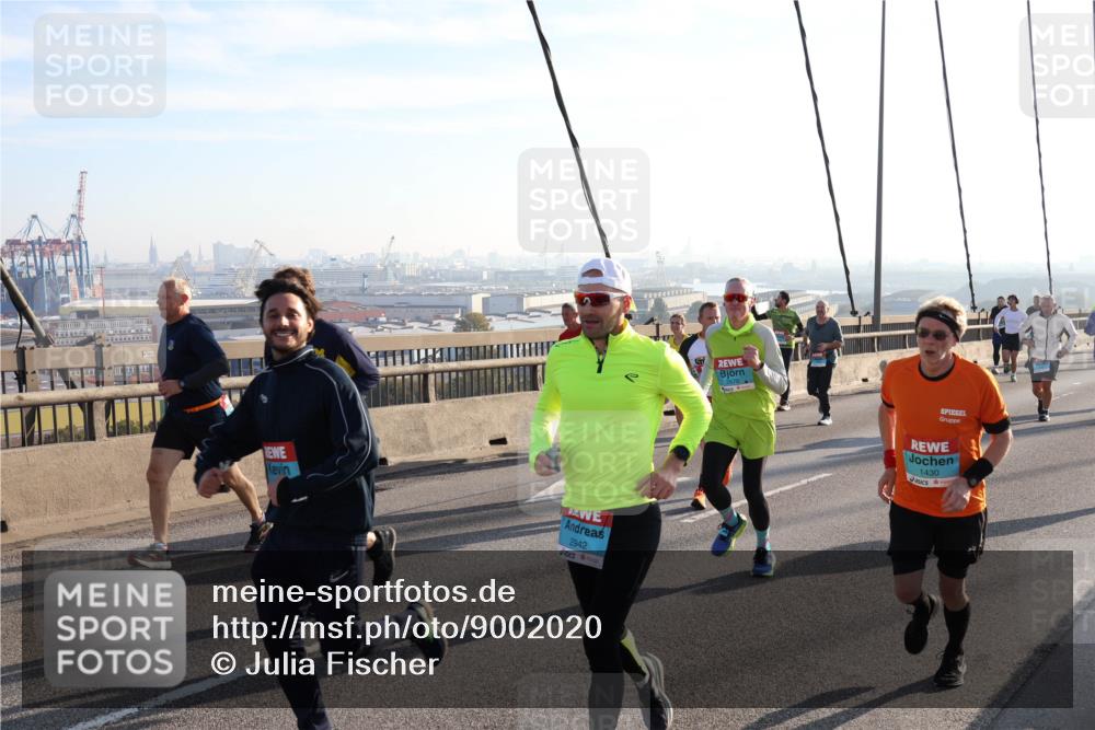 03.10.2025 - Köhlbrandbrückenlauf Julia Fischer http://msf.ph/oto/9002020 03.10.2025 09:26:04 Position 1 66886606866, 2942, 1430 meine-sportfotos.de