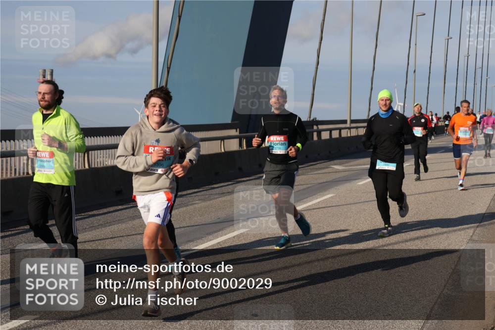 03.10.2025 - Köhlbrandbrückenlauf Julia Fischer http://msf.ph/oto/9002029 03.10.2025 09:40:33 Position 2 2889, 1396, 2796 meine-sportfotos.de