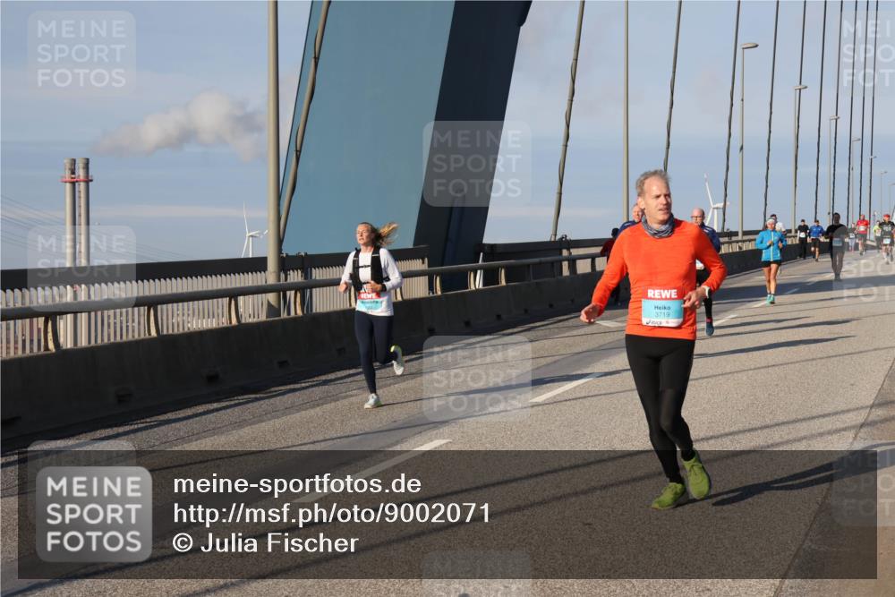 03.10.2025 - Köhlbrandbrückenlauf Julia Fischer http://msf.ph/oto/9002071 03.10.2025 09:40:44 Position 2 3719 meine-sportfotos.de
