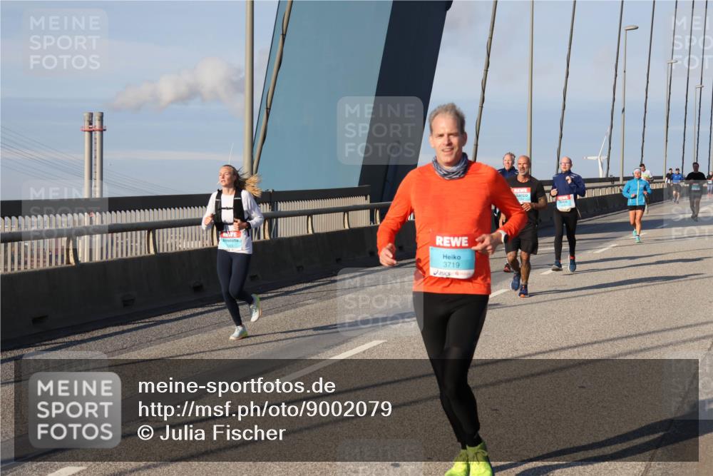 03.10.2025 - Köhlbrandbrückenlauf Julia Fischer http://msf.ph/oto/9002079 03.10.2025 09:40:45 Position 2 3719 meine-sportfotos.de