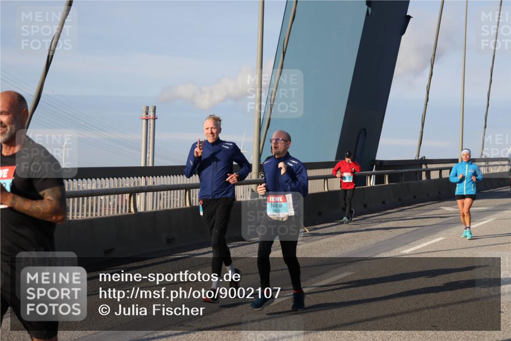 03.10.2025 - Köhlbrandbrückenlauf Julia Fischer http://msf.ph/oto/9002107 03.10.2025 09:40:49 Position 2 3650 meine-sportfotos.de