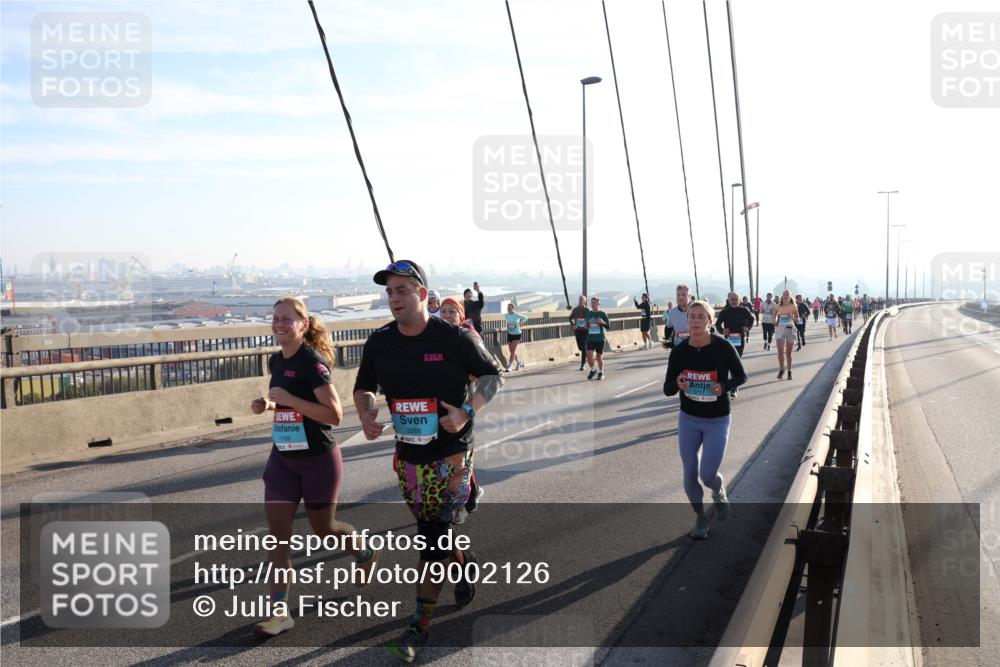 03.10.2025 - Köhlbrandbrückenlauf Julia Fischer http://msf.ph/oto/9002126 03.10.2025 09:26:28 Position 1 1169, 3268 meine-sportfotos.de