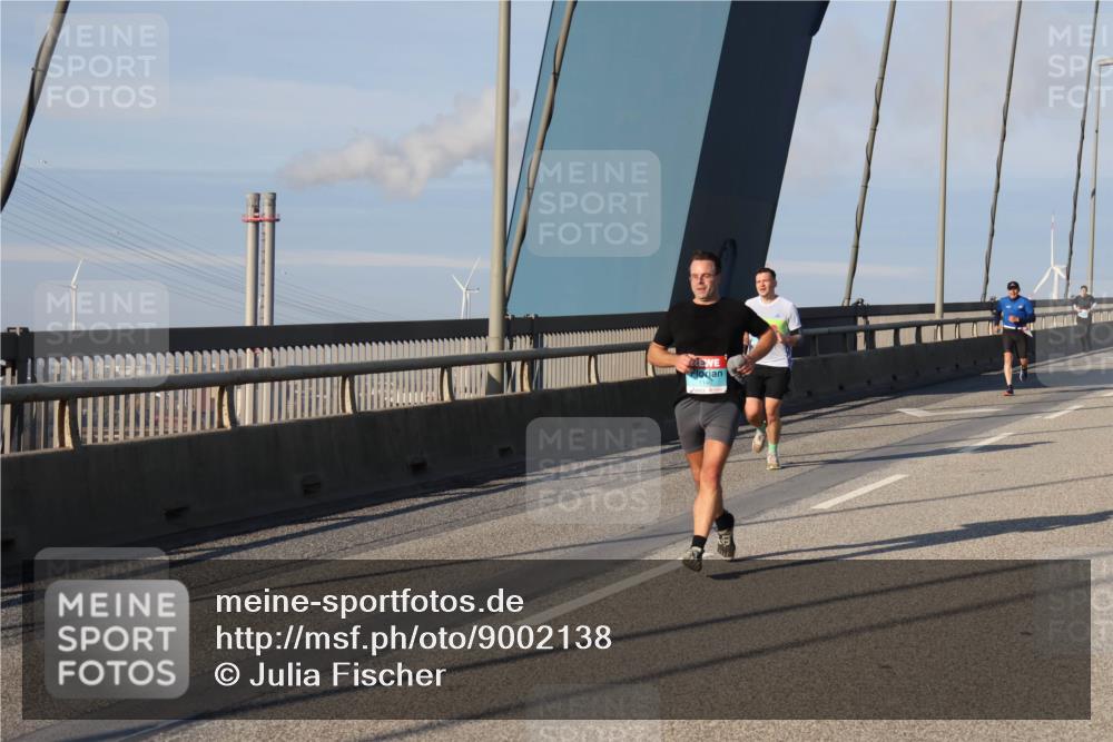 03.10.2025 - Köhlbrandbrückenlauf Julia Fischer http://msf.ph/oto/9002138 03.10.2025 09:40:54 Position 2  meine-sportfotos.de