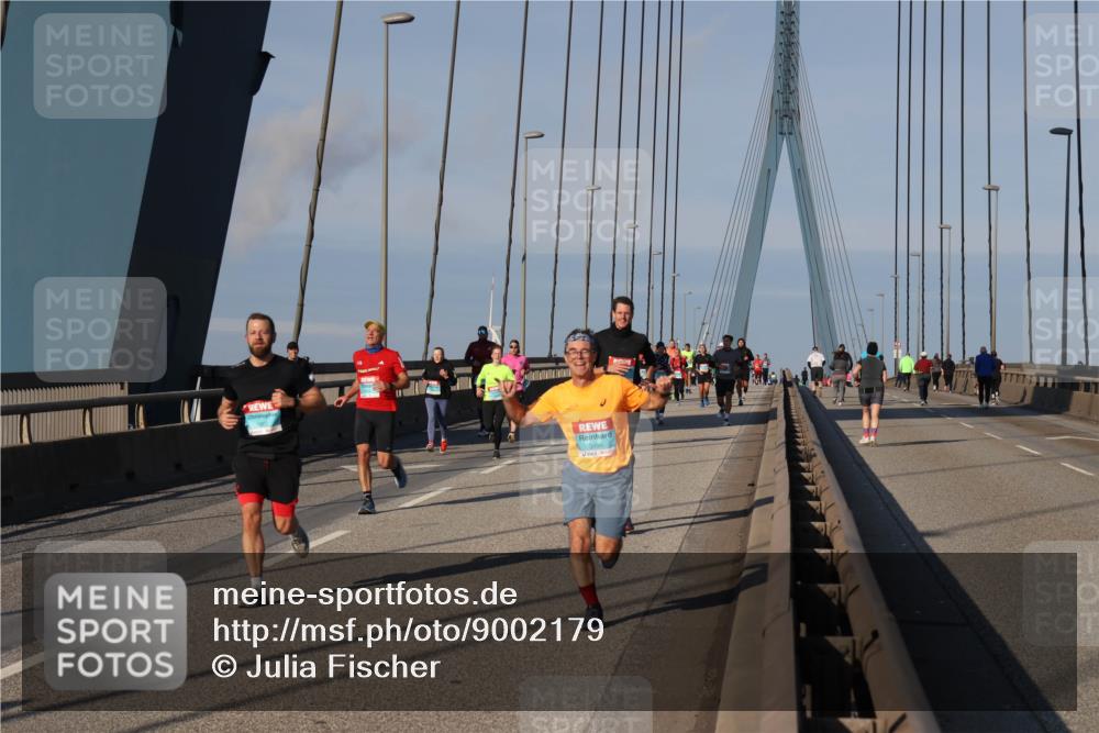03.10.2025 - Köhlbrandbrückenlauf Julia Fischer http://msf.ph/oto/9002179 03.10.2025 09:41:02 Position 2  meine-sportfotos.de