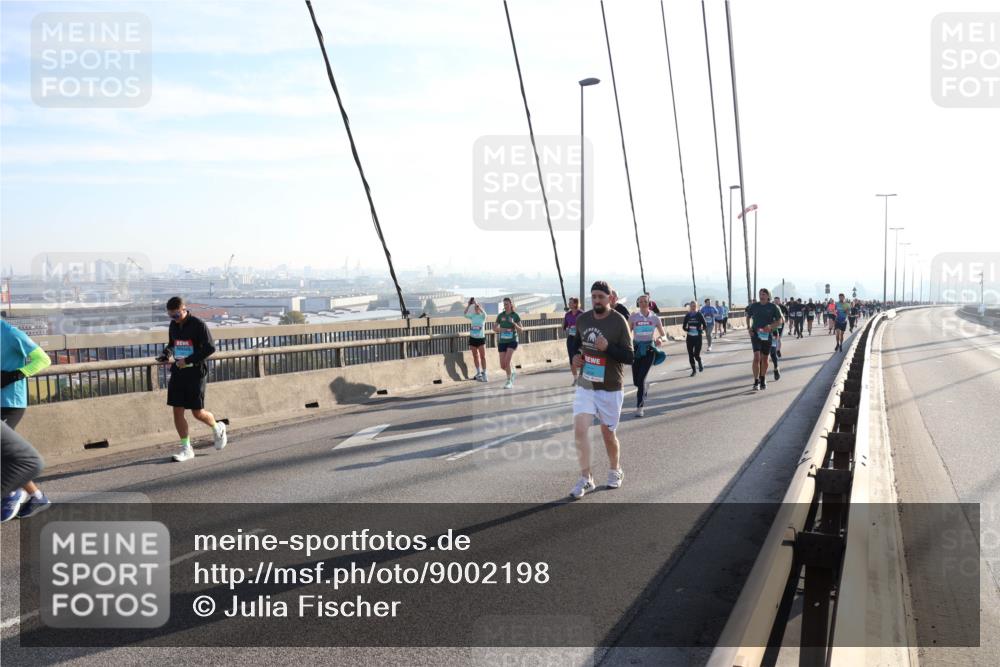 03.10.2025 - Köhlbrandbrückenlauf Julia Fischer http://msf.ph/oto/9002198 03.10.2025 09:26:37 Position 1  meine-sportfotos.de