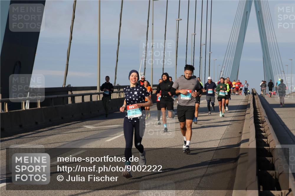 03.10.2025 - Köhlbrandbrückenlauf Julia Fischer http://msf.ph/oto/9002222 03.10.2025 09:41:11 Position 2 2979 meine-sportfotos.de