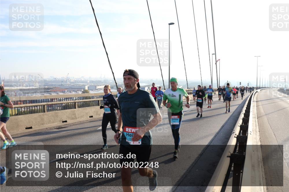 03.10.2025 - Köhlbrandbrückenlauf Julia Fischer http://msf.ph/oto/9002248 03.10.2025 09:26:41 Position 1 15, 15 meine-sportfotos.de