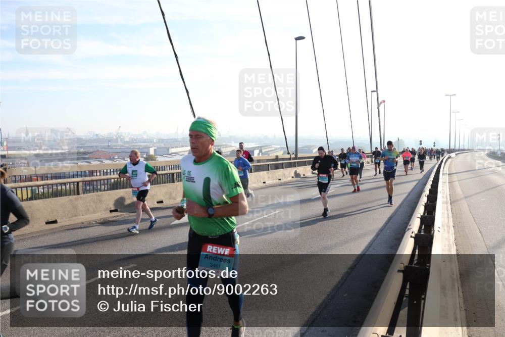 03.10.2025 - Köhlbrandbrückenlauf Julia Fischer http://msf.ph/oto/9002263 03.10.2025 09:26:43 Position 1 3461 meine-sportfotos.de