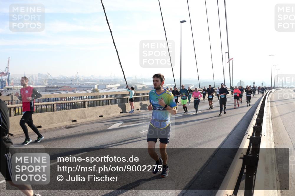 03.10.2025 - Köhlbrandbrückenlauf Julia Fischer http://msf.ph/oto/9002275 03.10.2025 09:26:46 Position 1  meine-sportfotos.de