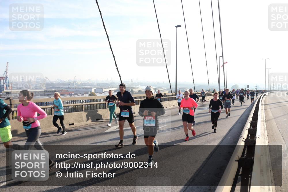 03.10.2025 - Köhlbrandbrückenlauf Julia Fischer http://msf.ph/oto/9002314 03.10.2025 09:26:50 Position 1 1338 meine-sportfotos.de
