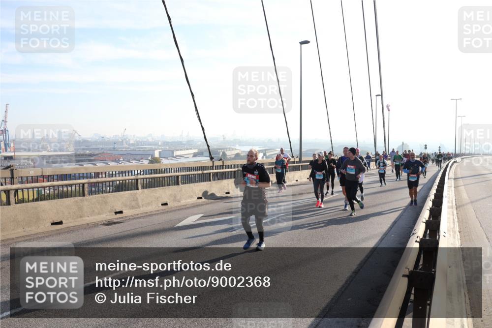 03.10.2025 - Köhlbrandbrückenlauf Julia Fischer http://msf.ph/oto/9002368 03.10.2025 09:26:55 Position 1  meine-sportfotos.de