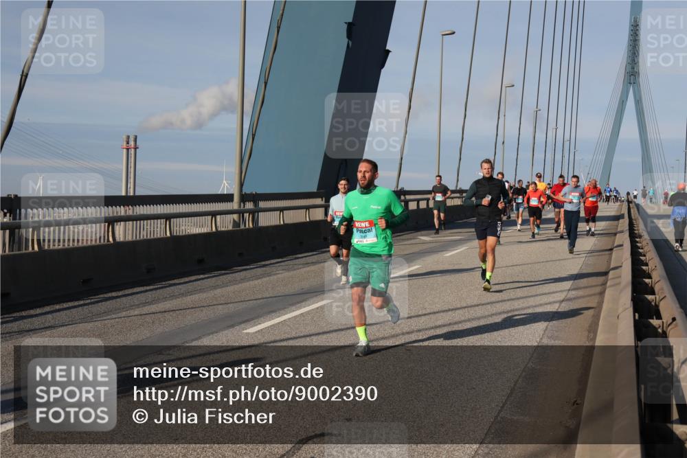 03.10.2025 - Köhlbrandbrückenlauf Julia Fischer http://msf.ph/oto/9002390 03.10.2025 09:41:33 Position 2  meine-sportfotos.de