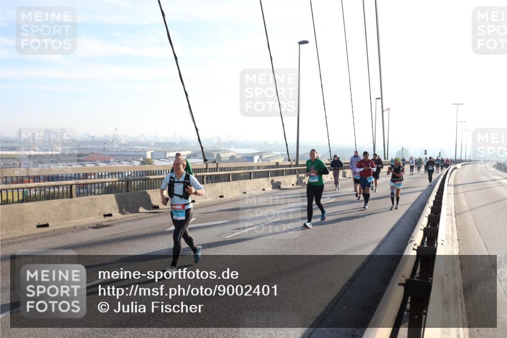03.10.2025 - Köhlbrandbrückenlauf Julia Fischer http://msf.ph/oto/9002401 03.10.2025 09:27:01 Position 1  meine-sportfotos.de