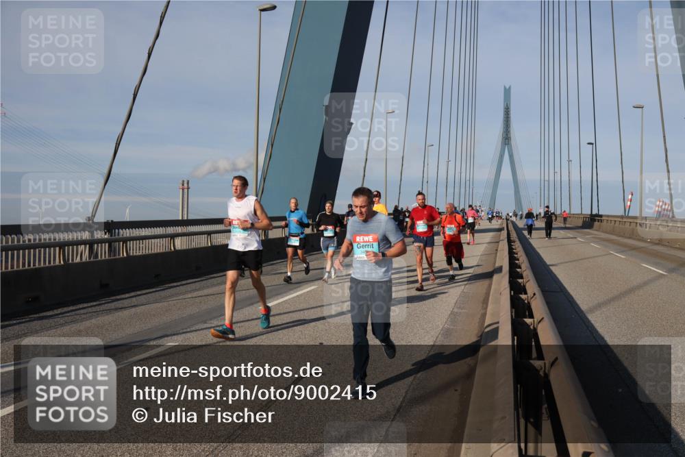 03.10.2025 - Köhlbrandbrückenlauf Julia Fischer http://msf.ph/oto/9002415 03.10.2025 09:41:39 Position 2  meine-sportfotos.de