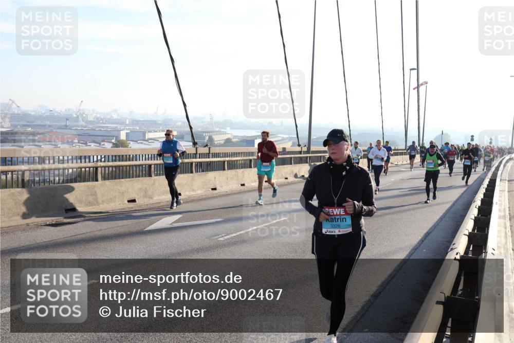 03.10.2025 - Köhlbrandbrückenlauf Julia Fischer http://msf.ph/oto/9002467 03.10.2025 09:27:11 Position 1 3326 meine-sportfotos.de