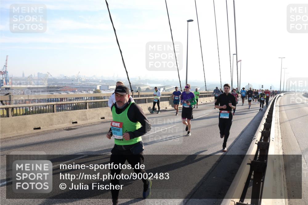 03.10.2025 - Köhlbrandbrückenlauf Julia Fischer http://msf.ph/oto/9002483 03.10.2025 09:27:16 Position 1 1674 meine-sportfotos.de
