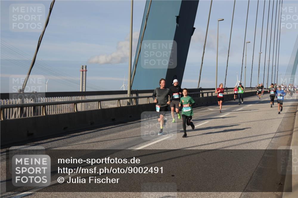 03.10.2025 - Köhlbrandbrückenlauf Julia Fischer http://msf.ph/oto/9002491 03.10.2025 09:41:59 Position 2  meine-sportfotos.de