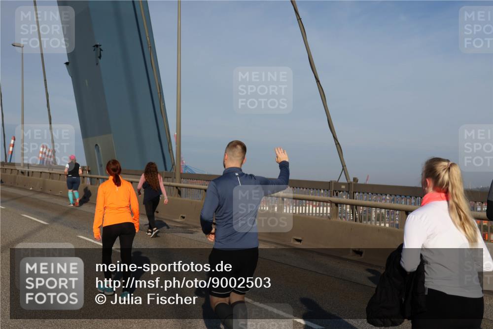 03.10.2025 - Köhlbrandbrückenlauf Julia Fischer http://msf.ph/oto/9002503 03.10.2025 09:42:03 Position 2  meine-sportfotos.de