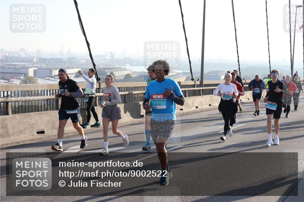 03.10.2025 - Köhlbrandbrückenlauf Julia Fischer http://msf.ph/oto/9002522 03.10.2025 09:27:24 Position 1 3123 meine-sportfotos.de